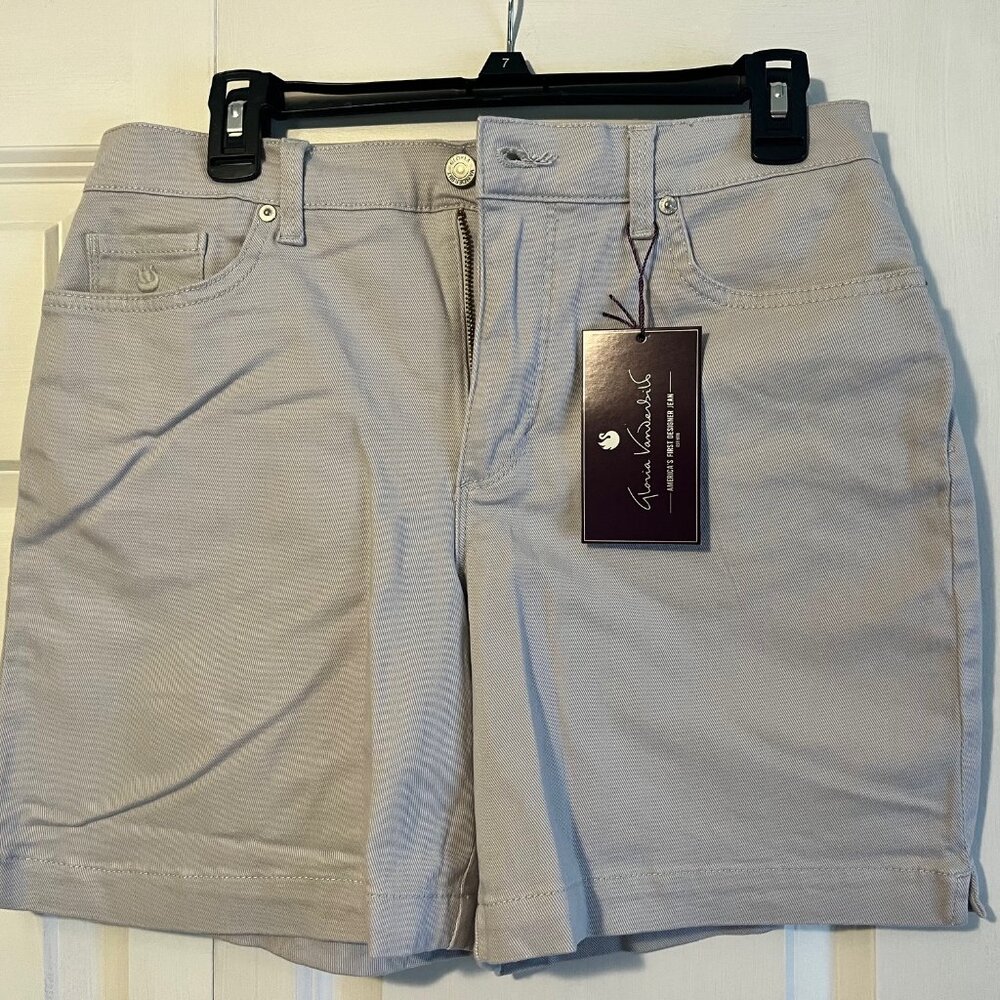 NWT Gloria Vanderbilt denim shorts - light grey